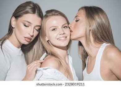 lesbianas licking|'lesbian licking' Search .